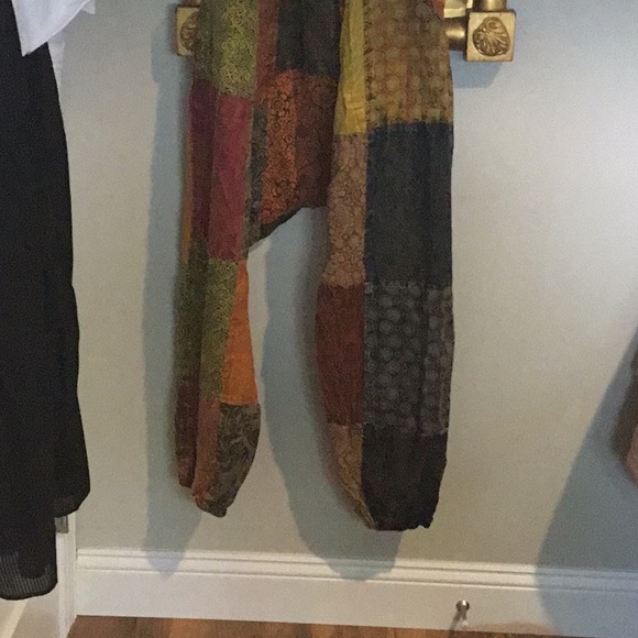 Funky overalls in patched material size L made in India - Picture 2 of 9